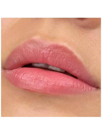 ESSENCE LIP TINT HYDRATANTE  » TINTED KISS  » N°03  » Coral Colada « 